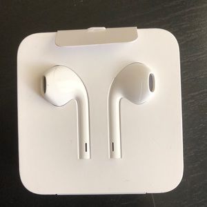 Apple Earphones w/ Dongle